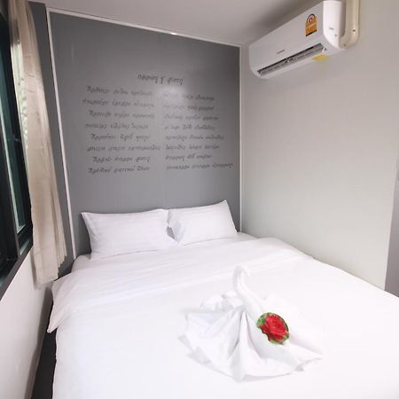 Darin Hostel Bangkok Bagian luar foto